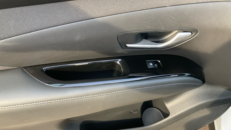 Hyundai TUCSON 1.6 TGDi 48V MHD 180 Ultimate 5dr 4WD DCT Petrol Estate